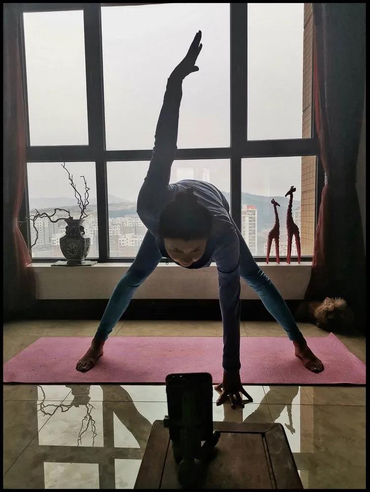 |面对——钱捍抗疫生活影像日记摄影展（青岛）邀请函