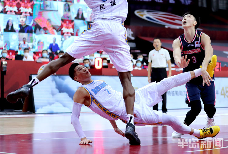 CBA|CBA半决赛：林书豪终结广东31连胜