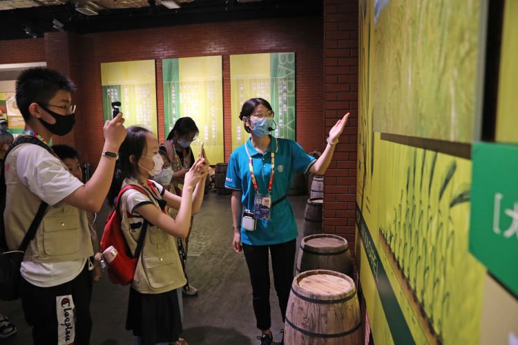 啤酒节|童眼看“醉”美西海岸！半岛学生记者探访青岛国际啤酒节