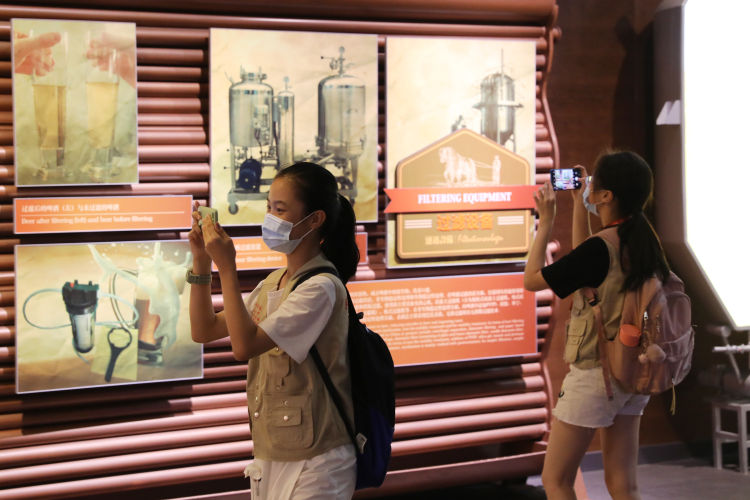 啤酒节|童眼看“醉”美西海岸！半岛学生记者探访青岛国际啤酒节