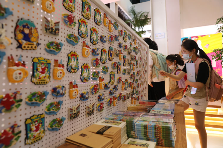 啤酒节|童眼看“醉”美西海岸！半岛学生记者探访青岛国际啤酒节