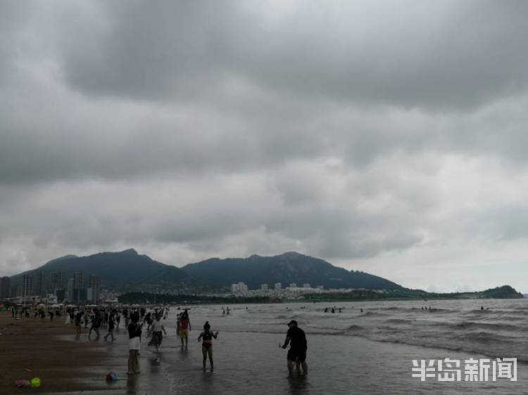 雨停|青岛：雨停之后的周末没有阳光的暴晒 与大海打个招呼