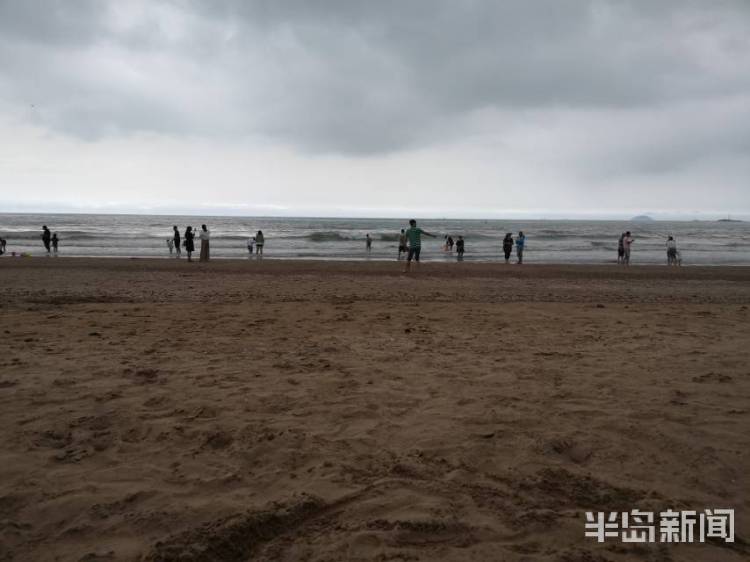 雨停|青岛：雨停之后的周末没有阳光的暴晒 与大海打个招呼