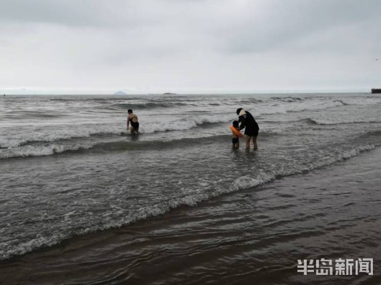 雨停|青岛：雨停之后的周末没有阳光的暴晒 与大海打个招呼