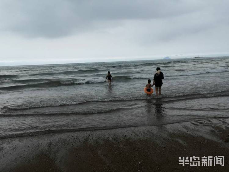 雨停|青岛：雨停之后的周末没有阳光的暴晒 与大海打个招呼