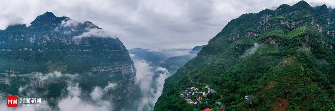 |你笑起来真好看｜空中电车带你打卡悬崖上的网红村