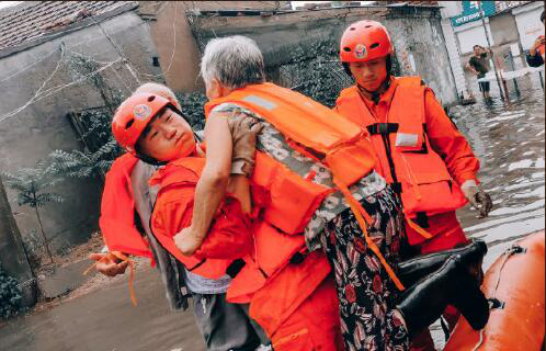 |山东连日降雨 “乘风破浪”的山东大汉们感动全网