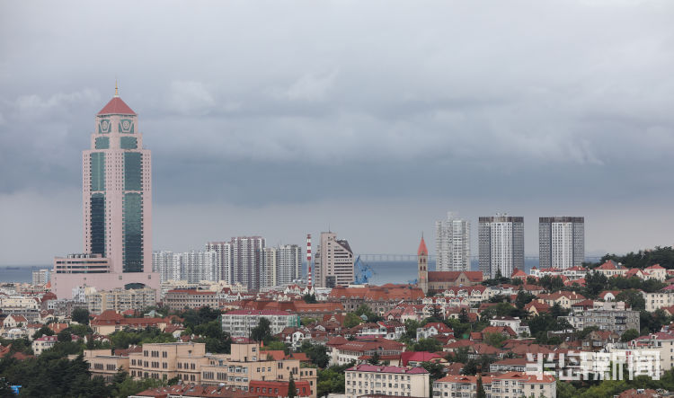 美哉|登高小鱼山：美哉，雨后青岛