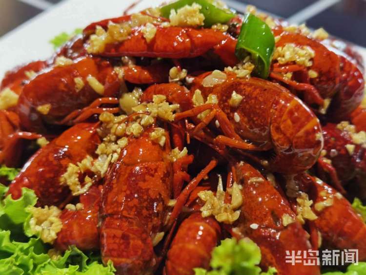 啤酒|民谣歌手驻唱 青岛金沙滩啤酒城德国埃尔巴赫啤酒屋营造别样啤酒风