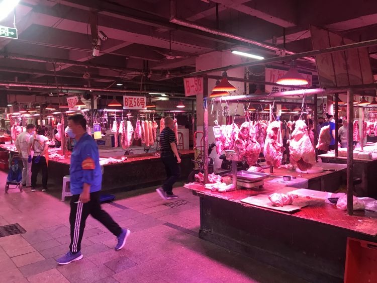 涨涨|猪肉价格“4”打头 市民叹“100元吃不到2斤排骨”