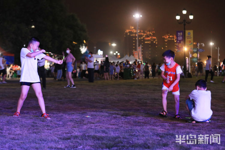 玩转|好吃又好玩 孩童玩转青岛西海岸新区金沙滩啤酒城