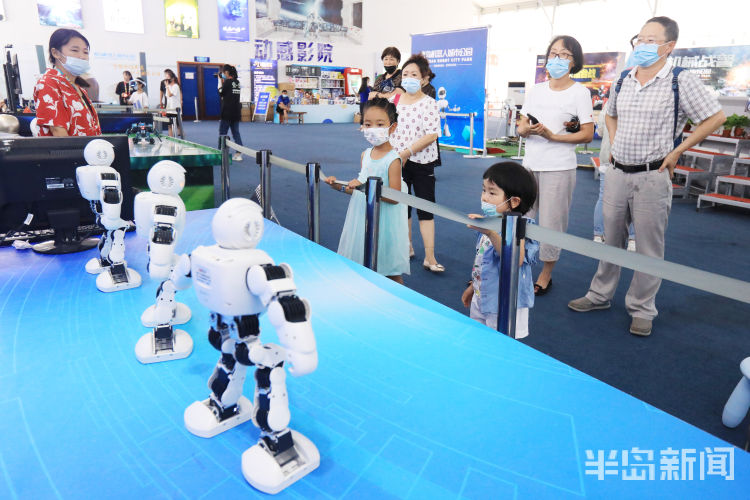 玩转|好吃又好玩 孩童玩转青岛西海岸新区金沙滩啤酒城