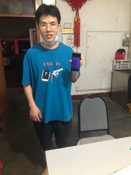 丢包|乘客大意丢包 青岛市北巴士公交司机捡到后物归原主