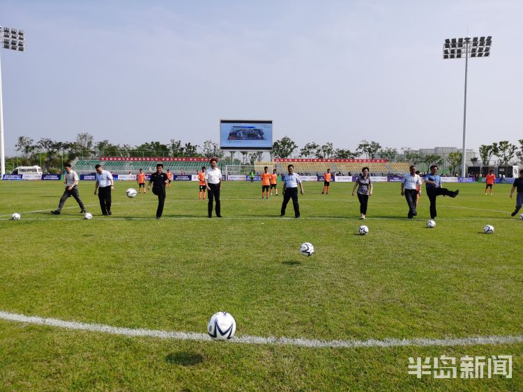 揭幕战|2020青岛市青少年足球精英赛揭幕战拉开帷幕