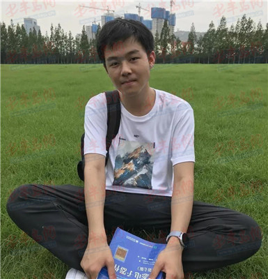 |超银中学2017届两位毕业生被清华大学“强基计划”录取 学霸亮相分享经验