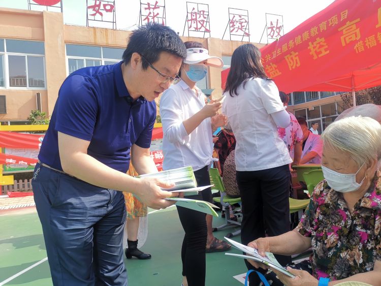 暖心|半岛公益“健康知识进农村”活动第六站走进城阳区惜福镇街道棉花社区