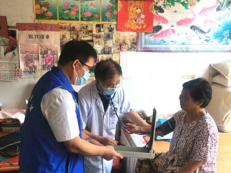 暖心|半岛公益“健康知识进农村”活动第六站走进城阳区惜福镇街道棉花社区