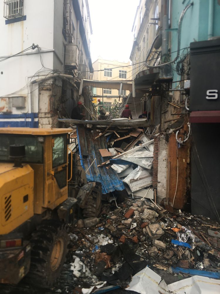 违建|“星期三问城管”：本期推进违建治理 下期将关注噪音扰民问题