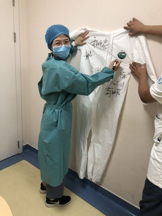 心梗|“谢谢你救了我的命”青岛84岁老人突发心梗 被女医生徒手救回