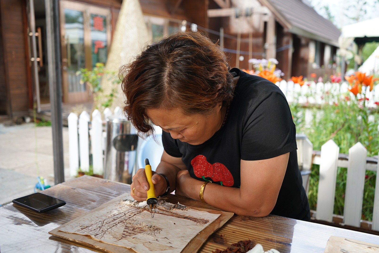 |【幸福花开新边疆】放下猎枪走出山林，敖鲁古雅鄂温克族奔小康