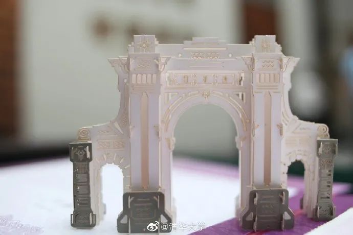 叮咚|高校录取通知书陆续寄出 网友：这也太好看了吧……