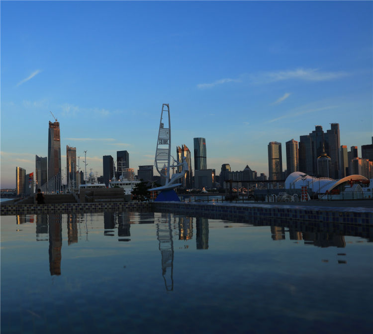 孤帆|晒出美丽青岛：孤帆，骄阳，渔船……青岛的美令人窒息