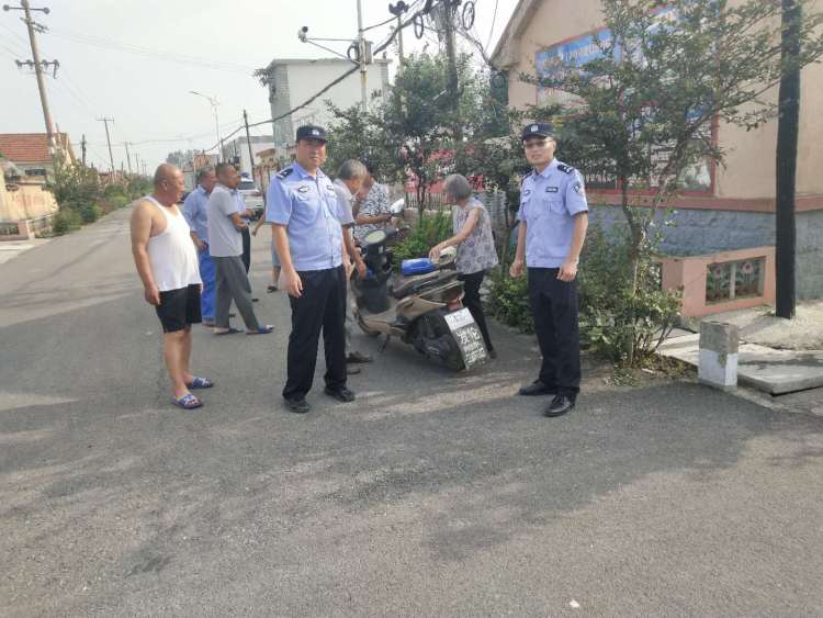 九旬|九旬老太徒步十余里迷路 黄岛民警多方查访送回家