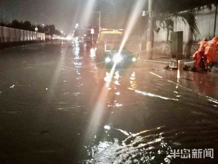 雨中|雨中的坚守！青岛李沧环卫、市政、园林等部门全员上路保畅通