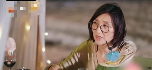 |麦迪娜太晚回家引姜潮妈妈生气 两人正面交锋气氛尴尬