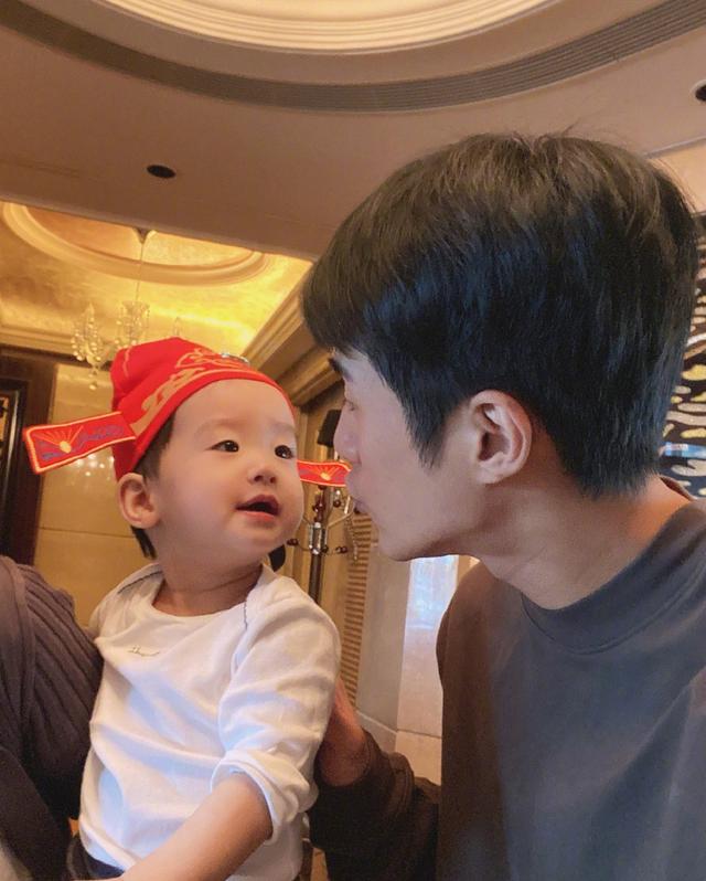 |麦迪娜太晚回家引姜潮妈妈生气 两人正面交锋气氛尴尬