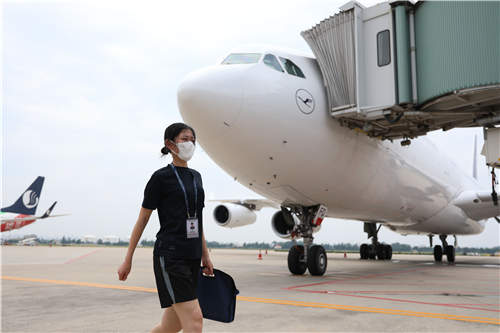 疫情防控|图片故事《高温下的国门战“疫”》