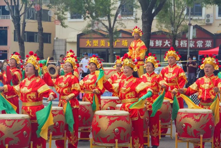 |青岛市崂山区金家岭街道走进青岛极地海洋世界文艺展演成功举办