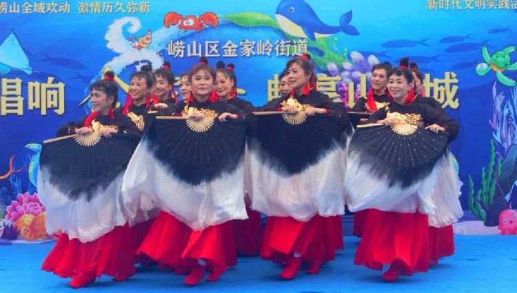 |青岛市崂山区金家岭街道走进青岛极地海洋世界文艺展演成功举办