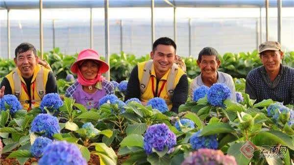 |【你笑起来真好看】镜头里的点滴 是他最珍贵的驻村回忆