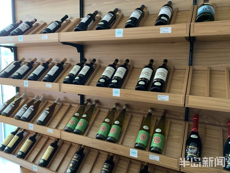 直呼|吃喝游乐还能“购全球” “齐鲁号”开进青岛西海岸新区金沙滩啤酒城