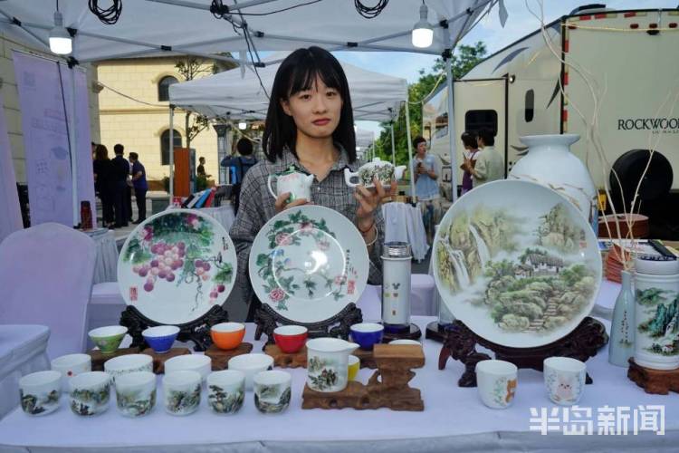 市集|时尚艺术市集开启 又一个“朗读亭”落户青岛