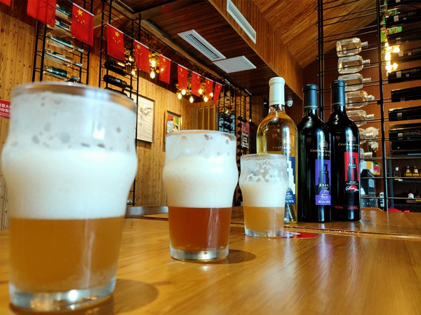 |金沙滩啤酒城里的精酿小车间：探访君顶MHC餐吧