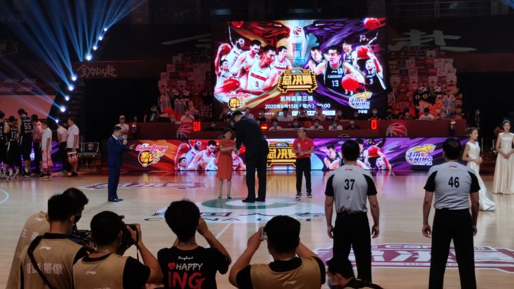 生死战|CBA总决赛“生死战”辽宁首发出奇兵 威姆斯得分突破20广东半场领先