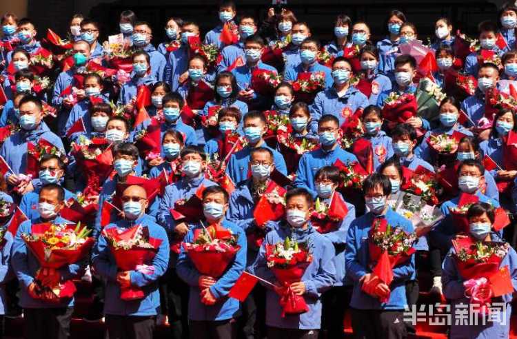 100|100张照片记录100个“抗疫”故事！一场特殊的摄影展在青岛开幕