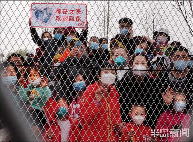 100|100张照片记录100个“抗疫”故事！一场特殊的摄影展在青岛开幕