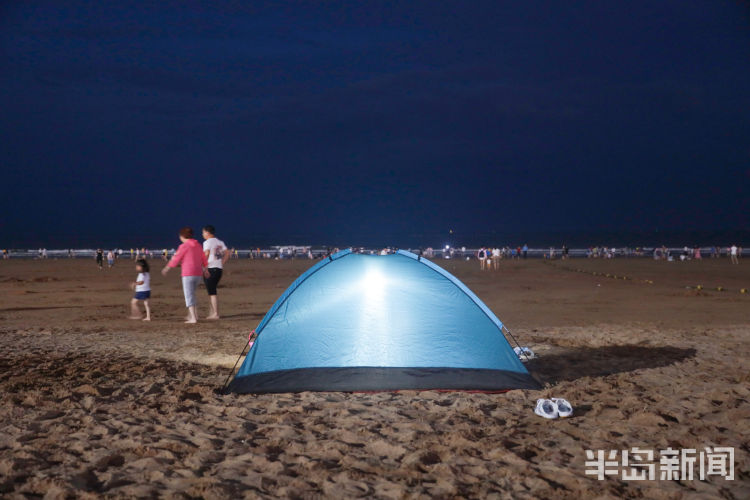 夏夜|大海、海风、沙滩...石老人海水浴场的“夏夜”很迷人