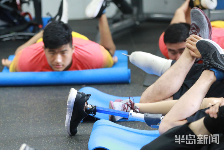 摄影|半岛记者何毅获人民摄影“金镜头”(2019年度)新闻摄影作品金奖