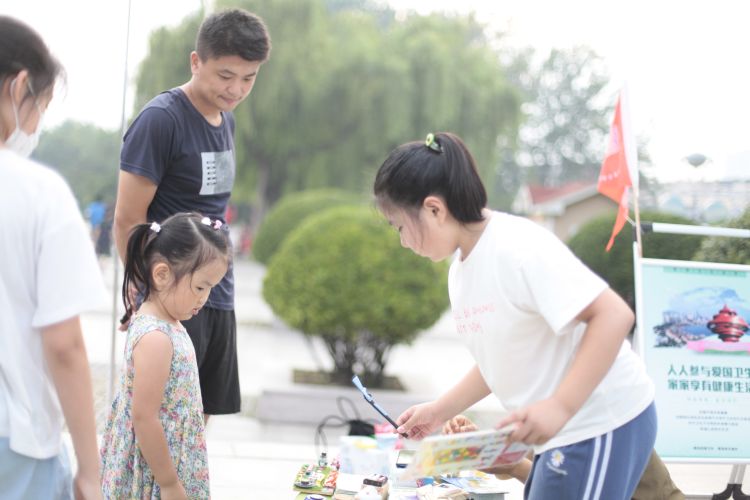 李沧|奉献即所得！李沧科技馆、少年宫组织的萌娃地摊义卖开市
