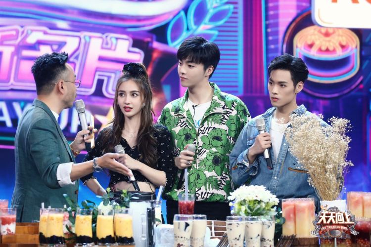 天天向上|今晚《天天向上》12周年美食季收官，王一博教Angelababy玩滑板