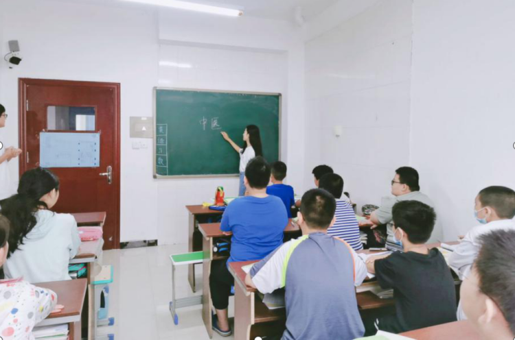 胶州|带着中医知识下乡 8名胶州大学生暑假干了这些事