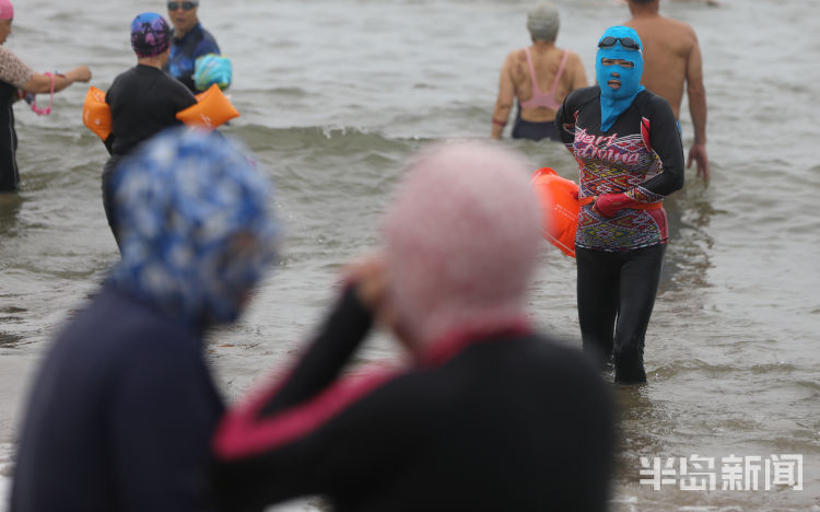基尼|闷热天气 脸基尼重出江湖