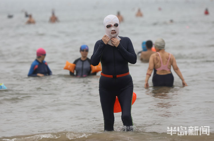 基尼|闷热天气 脸基尼重出江湖