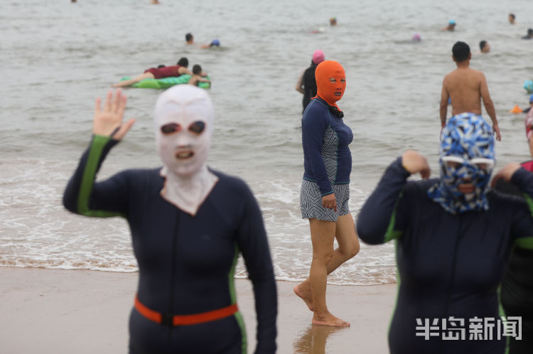 基尼|闷热天气 脸基尼重出江湖