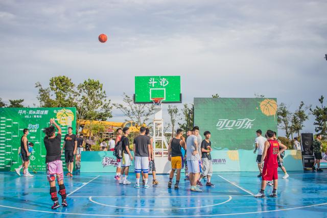 |“斗汽”街头篮球赛在金沙滩啤酒城完美落幕