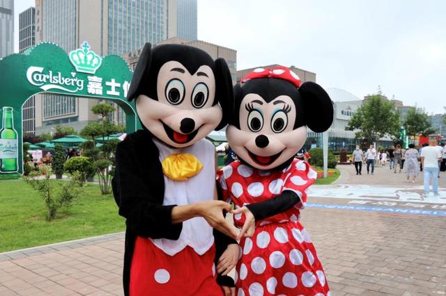 |“老面孔”嘉士伯啤酒成了“活招牌”